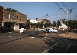 1975-08-05 Allendale hotel pipe bombing looking west abt 8am 011